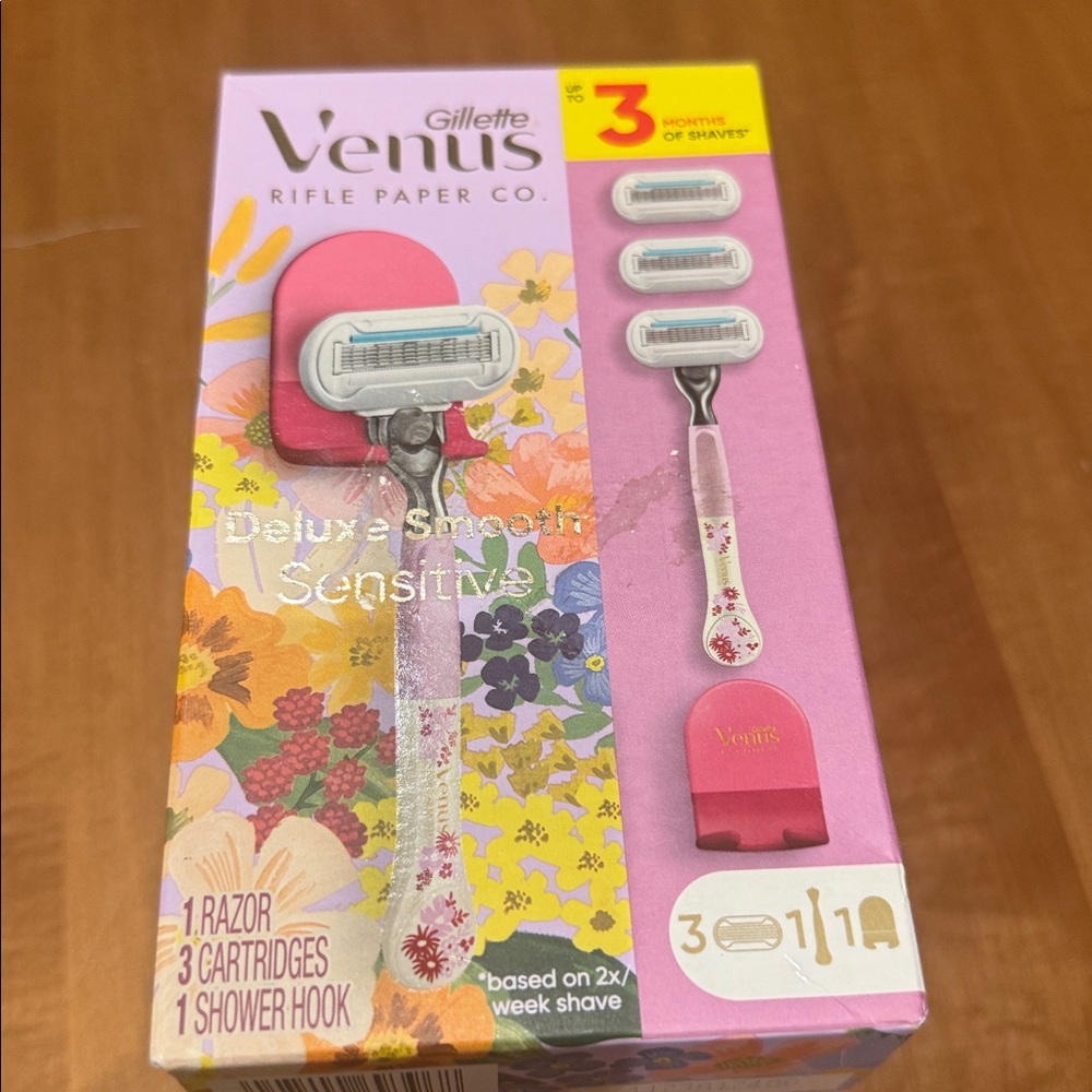 Gillette Venus Razor Set with Pink and Floral Design